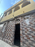 Maison duplex F5 3 chambres bas, 2 chambres haut à Barwaqo 1