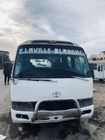 Bus Toyota Coaster 25 places, moteur d'origine, excellent état