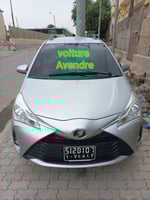 Toyota Vitz 2017, argent, 420 000 km, prix abordable