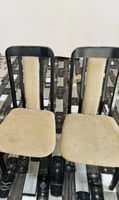 Deux chaises simples et pratiques en bon état