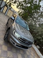 Ford Everest 2022 diesel 7 places boîte automatique en bon état