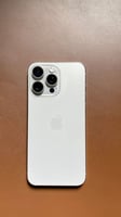 Apple iPhone 15 Pro Max 256 Go blanc en très bon état