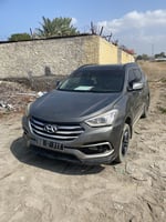 5 Voitures en excellent état à vendre : HYUNDAI SANTA FE 2017 TOYOTA landcruiser PRADO 2021 &. MITSUBISHI L200 automatique 2022 & Hyundai Santa Fe 2016 & TOYOTA FORTUNER 2020