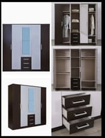 Armoire neuve 5 portes avec miroir et rangements