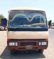 Bus Mitsubishi Rosa 25 places, moteur fiable, récent repaint