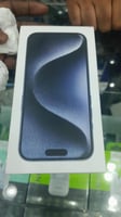 iPhone 15 Pro 256 Go Bleu Titanium neuf jamais utilisé