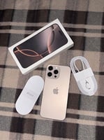 iPhone 16 Pro Max 256 Go Titane Désert comme neuf