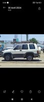 Isuzu 4x4 robuste idéal tout-terrain avec moteur fiable