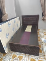Lit individuel neuf de qualité, sans matelas