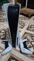 PlayStation 5 avec 2 manettes et jeux inclus en excellent état