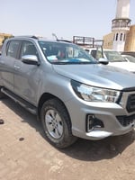 Toyota Hilux 2022 diesel, double cabine, boîte manuelle, impeccable pris 4.500.000 FDJ a débattre