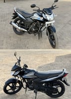 Moto TVS 100 noire et bleue, quasi neuve, 3 mois d'usage