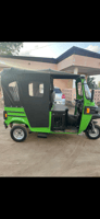 Bajaj neuf en excellent état