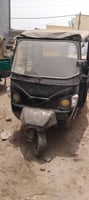 Bajaj 3 roues noir en bon état avec papiers récents