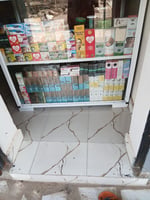Boutique vêtements et cosmétiques emplacement stratégique PK12
