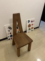Chaise en bois massif en bon état