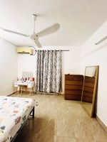 Chambre meublée avec toilettes indépendantes à Héron
