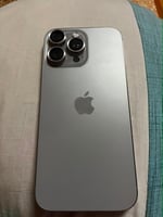 iPhone 16 Pro Max 256 Go comme neuf avec protection