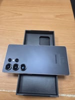 Samsung S25 Ultra en bon état avec accessoires
