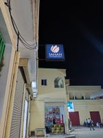 Restaurant moderne clé en main avec terrasse dans marché actif