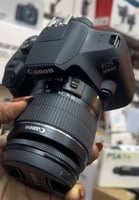 Appareil photo Canon 2000D neuf avec carte mémoire