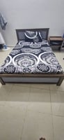 Lit en bois 120x190 avec matelas médical et protège-matelas