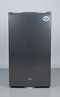 Mini-réfrigérateur SAM compact noir pour petit espace.