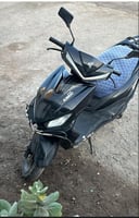 Moto Kawasaki spacieuse en bon état