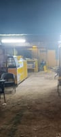 Restaurant équipé avec matériel fast food prêt à démarrer