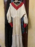 Robe éthiopienne traditionnelle portée une fois à Addis Abeba