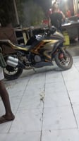 Moto Suzuki 400 cm3 de course, excellent état, performante