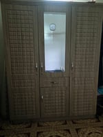 Armoire neuve en excellent état, usage 1 an