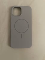 Coque silicone grise MagSafe pour iPhone 12 Pro Max en excellent état