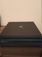 PlayStation 4 Pro en excellent état, sans problème de chauffage