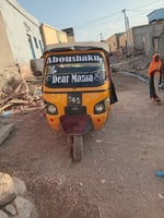 Bajaj en bon état, fiable et performant
