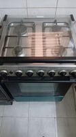 Réfrigérateur et cuisinière à gaz en bon état