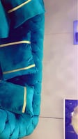 Salon moderne en très bon état avec accessoires offerts