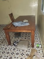 Table à manger d'occasion avec 3 chaises