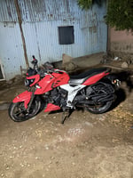 TVS Apache 160 2025 Rouge en Très Bon État