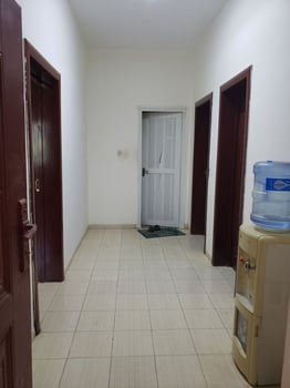 Villa spacieuse F5 avec terrasse et parking privé à Cité Hamdani PK12