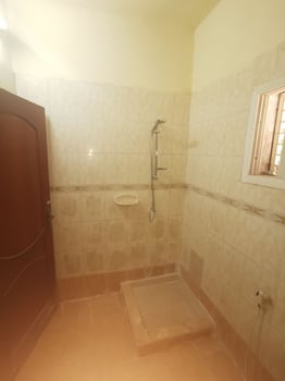 Maison F4 neuve avec climatisation et parking à Salines Ouest