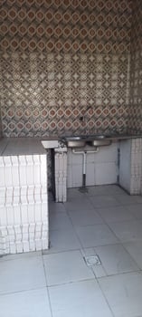 Grande maison F6 avec terrasse et parking à louer à Hamdani