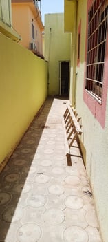 Grande maison F6 avec terrasse et parking à louer à Hamdani