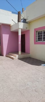 Grande maison F6 avec terrasse et parking à louer à Hamdani