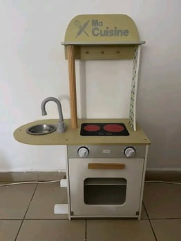 Cuisine enfant en bon état à vendre livraison gratuite