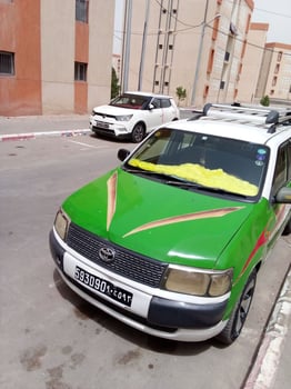 Taxi en bon état, climatisation fonctionne, 2013, vignette ok