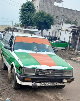 Voiture Taxi Familial à Vendre - 700.000 Négociation