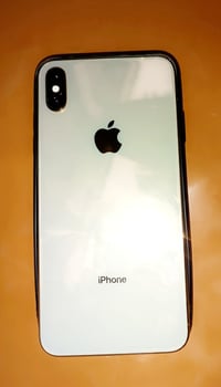 iPhone XS Max en bon état, capacité 84%