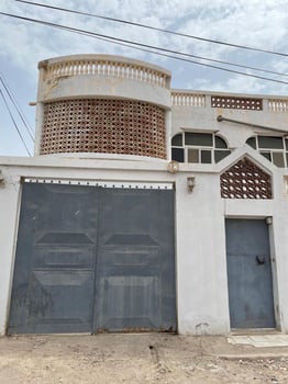 Maison duplex à louer avec 2 chambres et parking à Hodan