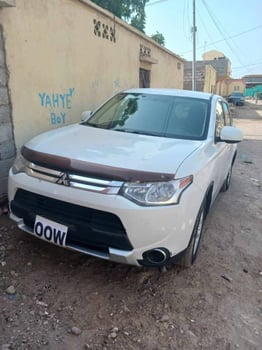 Mitsubishi Outlander 2015 importée du Canada, boîte automatique, essence